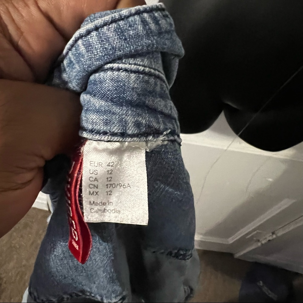 Blue Jean button down 👚 - Picture 5 of 5